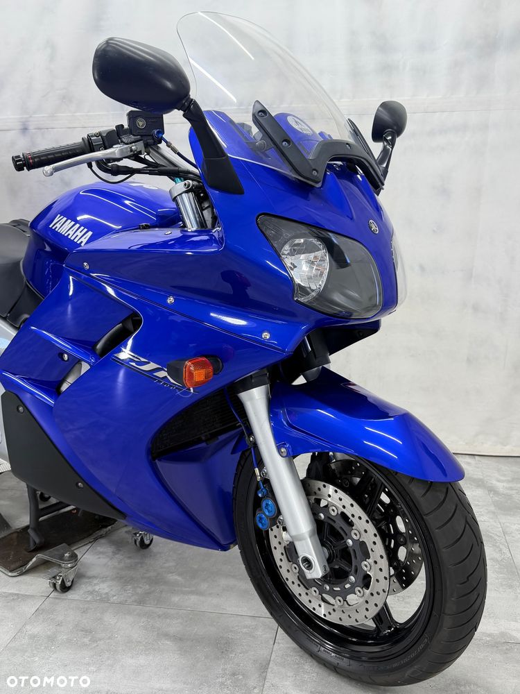 Yamaha FJR - 9