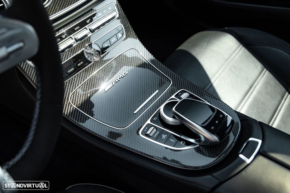 Mercedes-Benz E 63 AMG S 4-Matic+ - 39