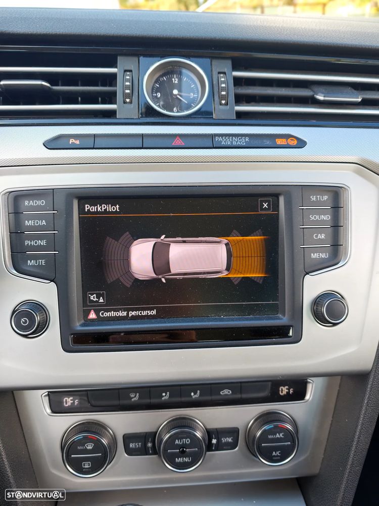 VW Passat Variant 1.6 TDI BlueMotion - 12