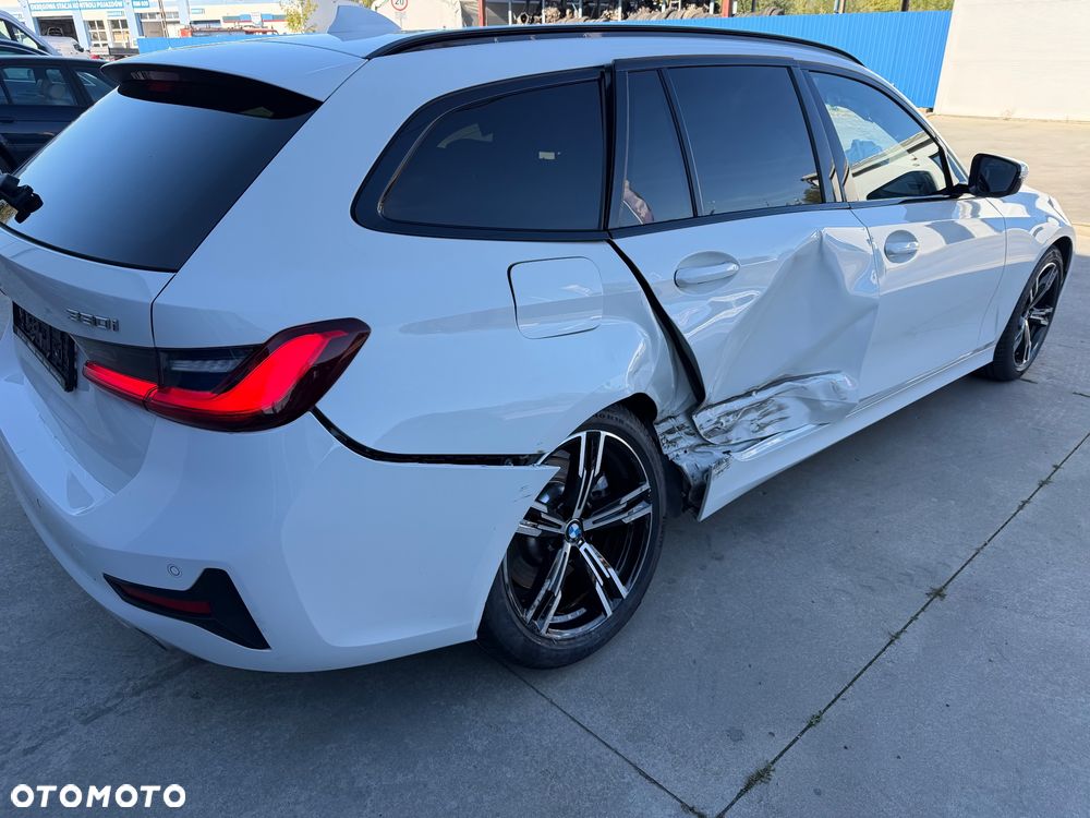 BMW Seria 3 330i Sport Line - 8