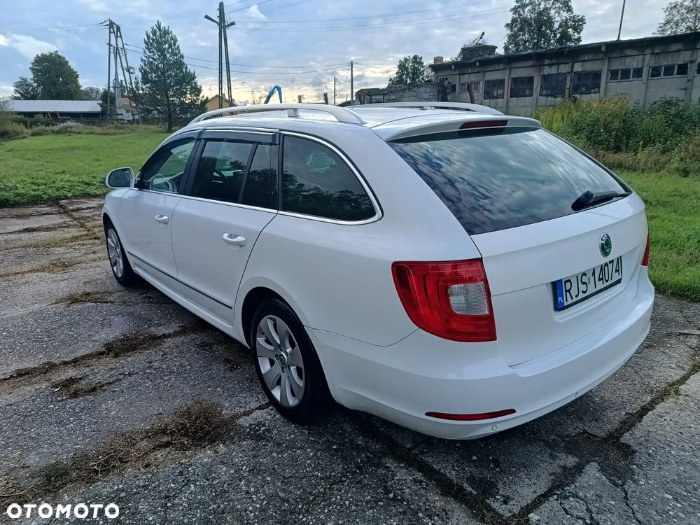 Skoda Superb 1.6 TDI GreenLine - 11