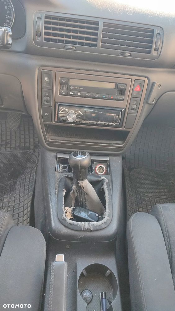 Volkswagen Passat 1.9 TDI Trendline - 3