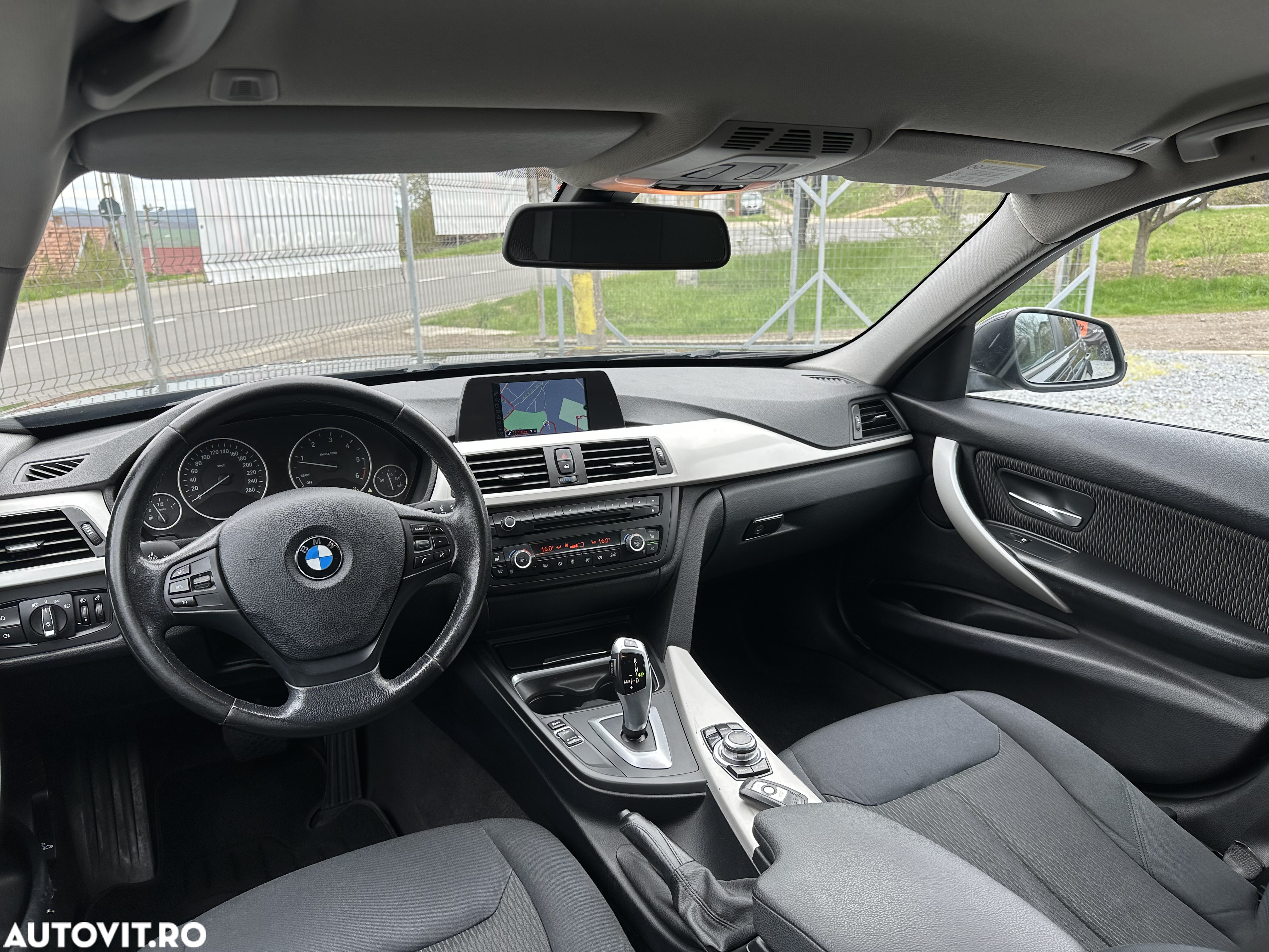 BMW Seria 3 320d DPF Touring Aut. Edition Sport - 6
