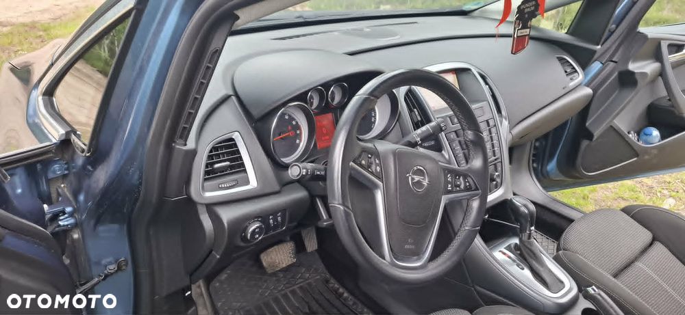 Opel Astra 1.6 T SIDI Cosmo EU6 - 11