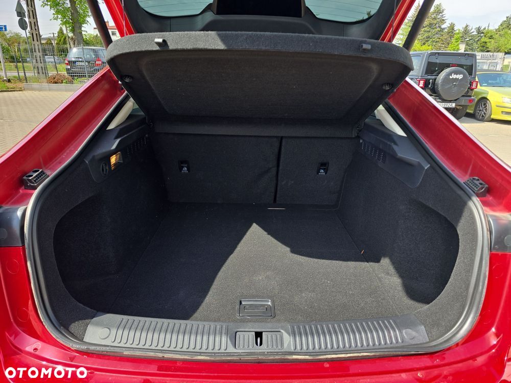 Bestune B70 2.0T Elegance - 10