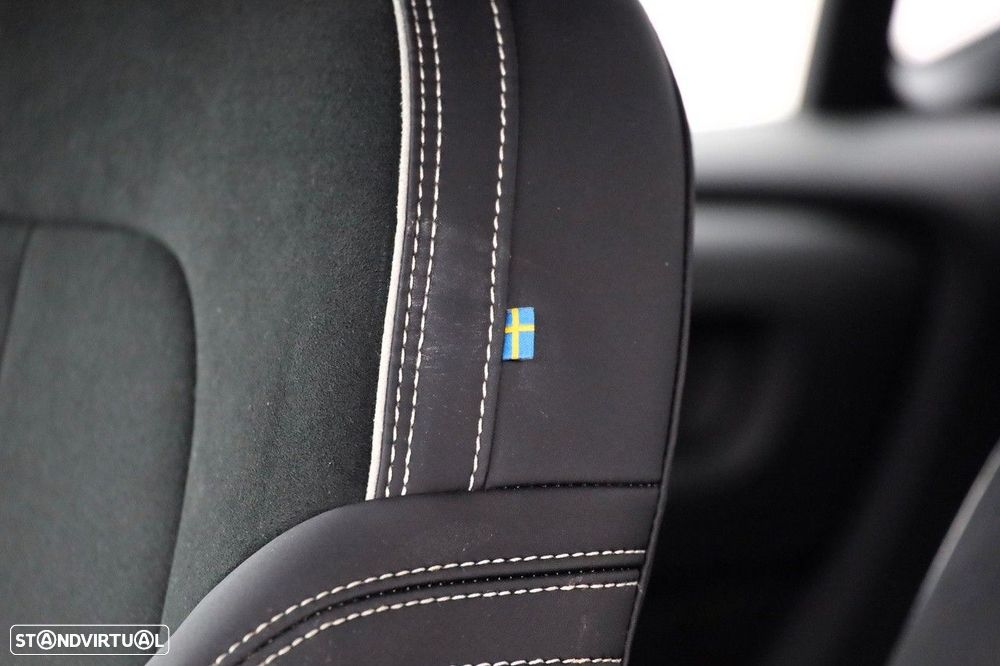 Volvo XC 40 1.5 T2 Plus Dark Auto - 10