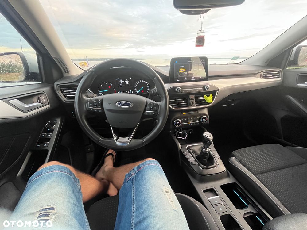 Ford Focus 1.5 TDCi SYNC Edition - 9