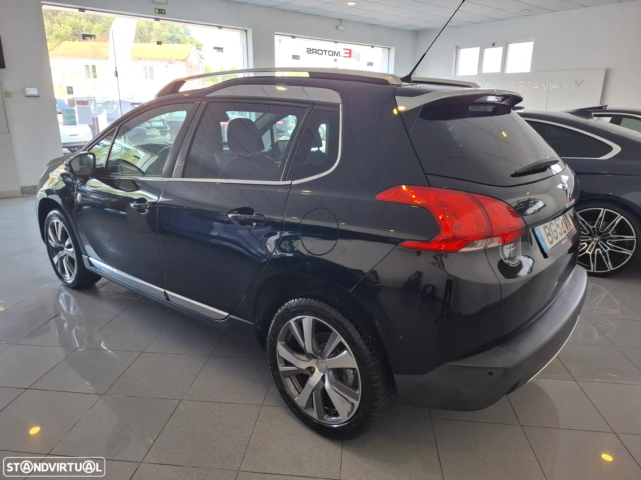 Peugeot 2008 1.2 PureTech Allure - 5