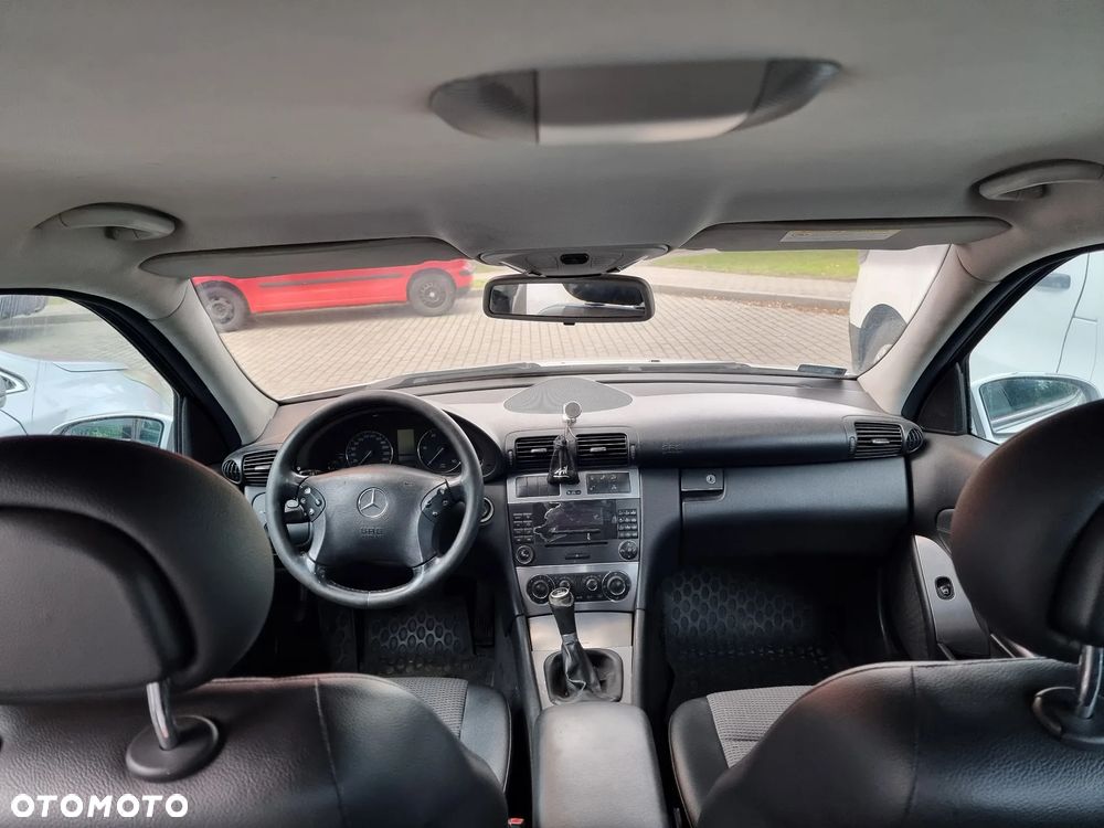 Mercedes-Benz Klasa C 220 T CDI Avantgarde - 9