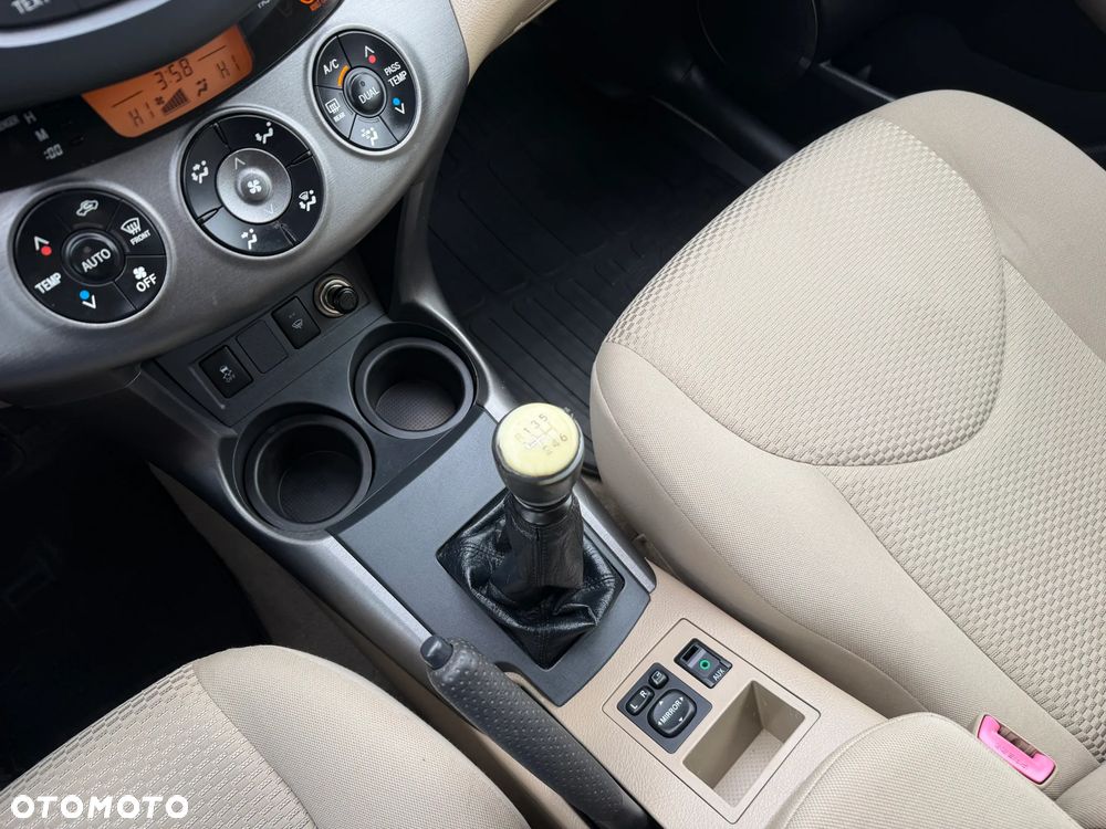 Toyota RAV4 - 30