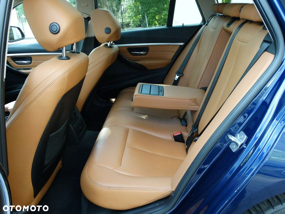 BMW Seria 3 320d Luxury Line - 14