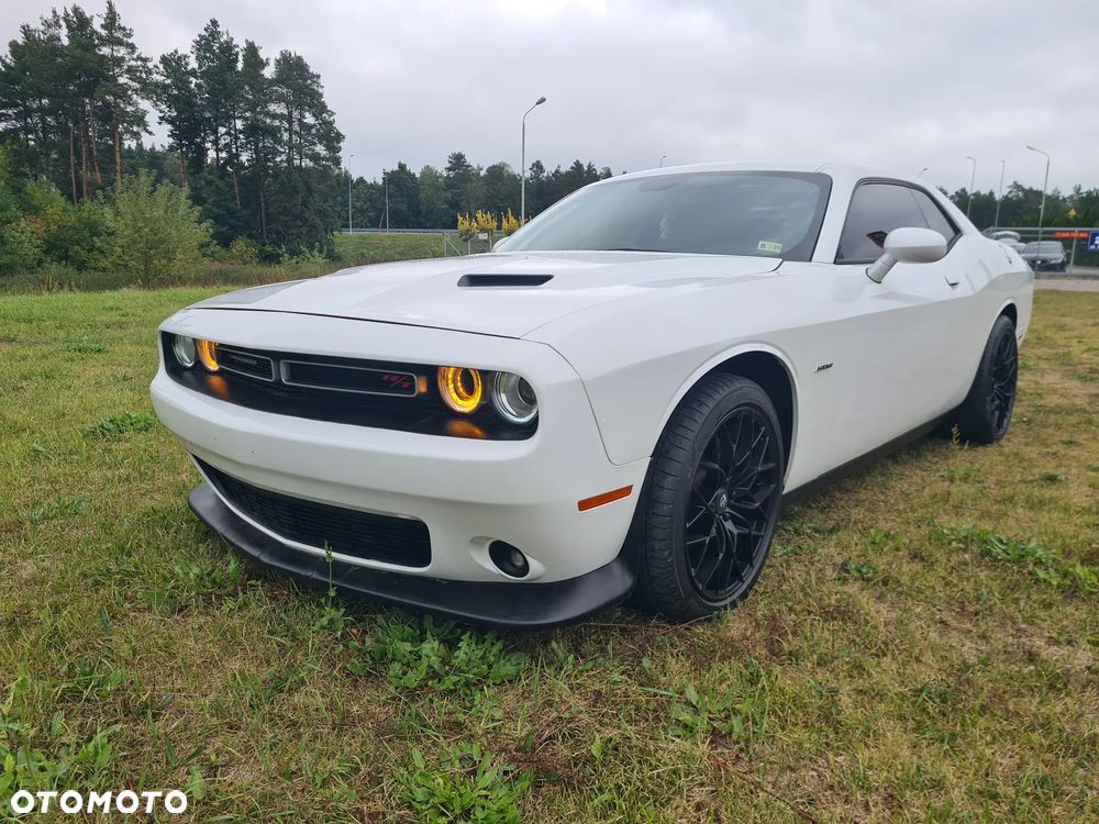 Dodge Challenger - 1