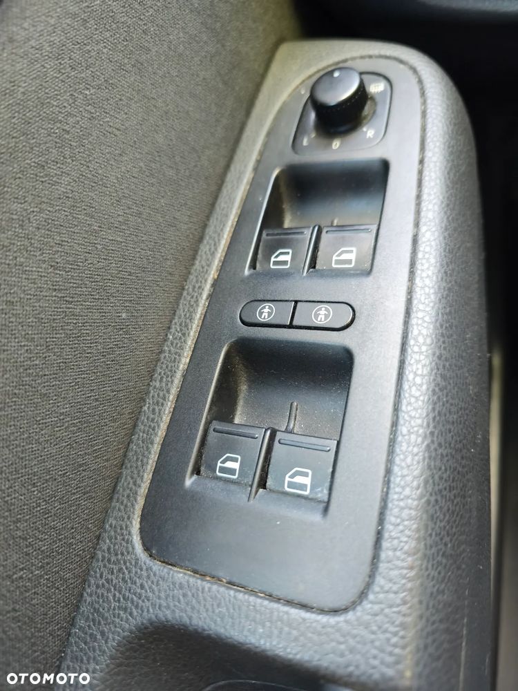Volkswagen Sharan 2.0 TDI Trendline DSG - 11