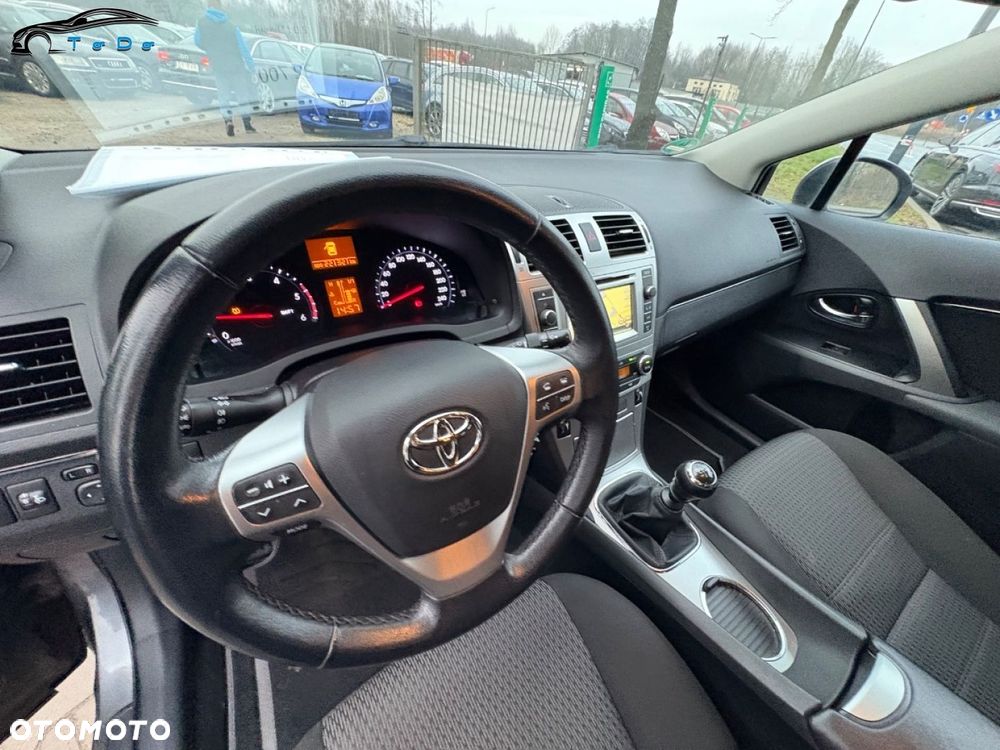 Toyota Avensis 2.0 D-4D Sol plus+NAVI - 21
