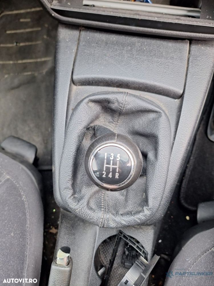 Nucă/manșon schimbător de viteze VOLKSWAGEN PASSAT 3B3 2000 1.9 TDI AWX 96KW|130HP 2000 - 1