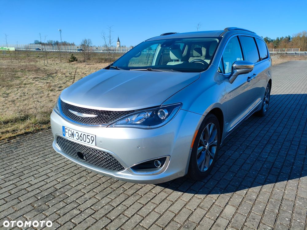 Chrysler Pacifica - 12