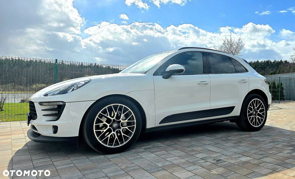 Porsche Macan - 1