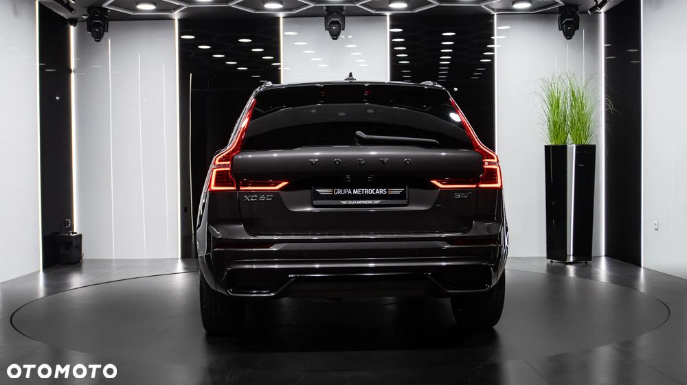 Volvo XC 60 B5 B AWD Plus Dark - 6