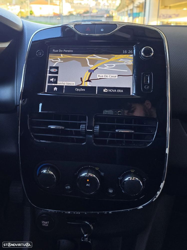 Renault Clio 0.9 TCE Dynamique S - 10