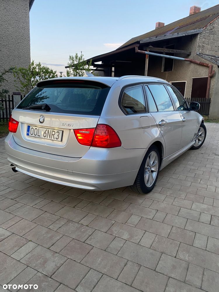 BMW Seria 3 318i - 4