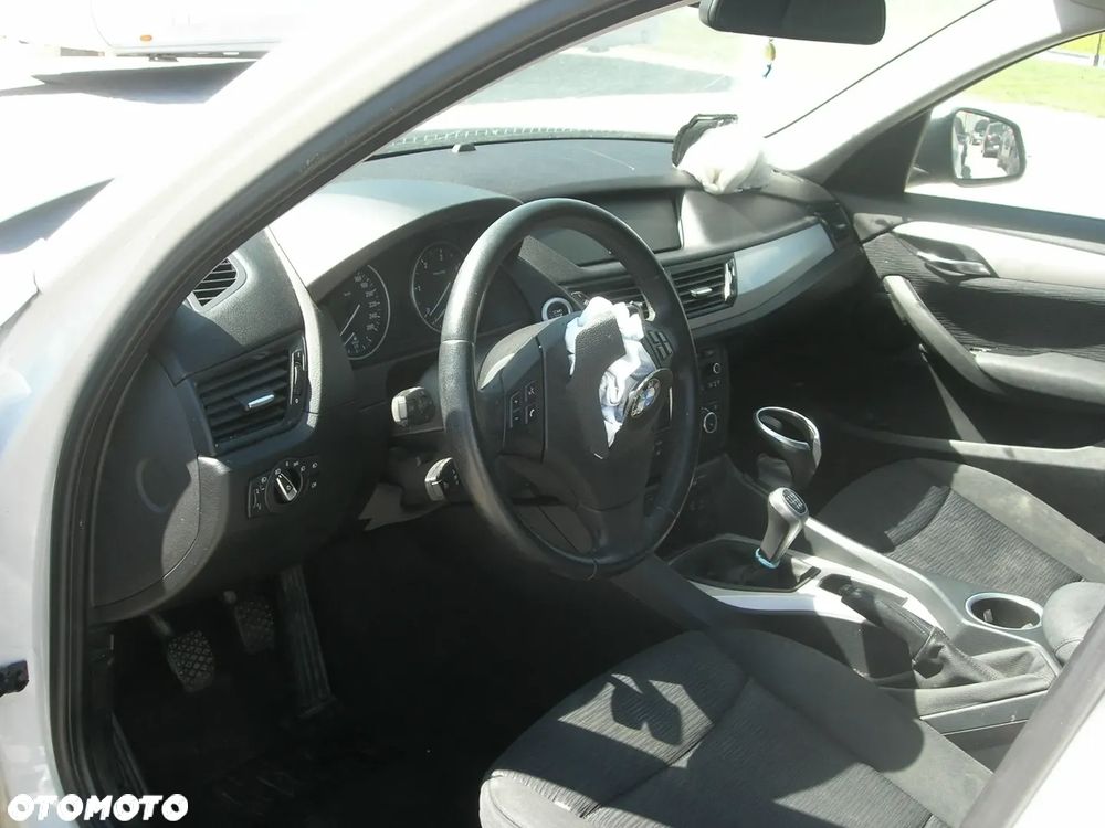 BMW X1 sDrive18d - 11