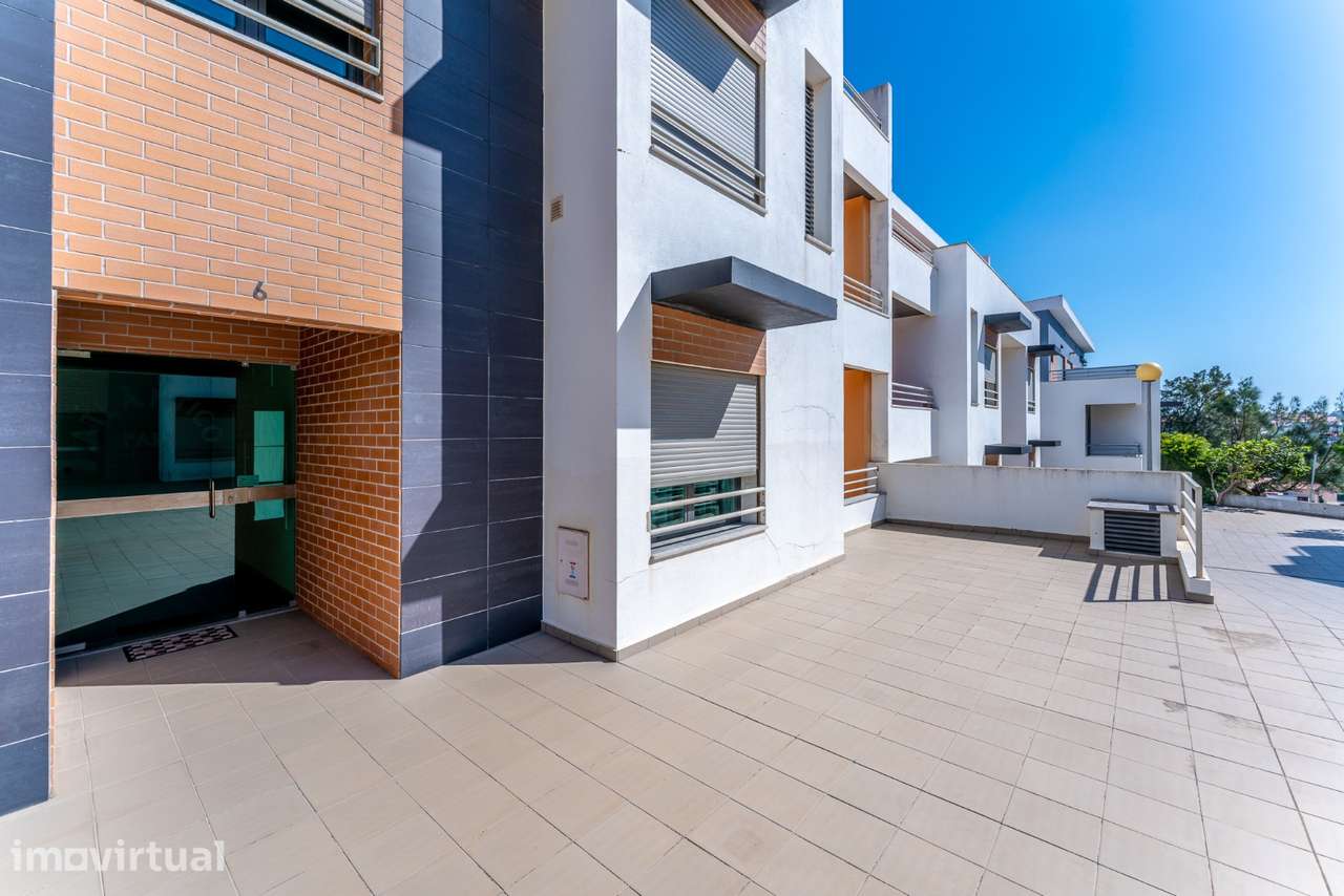 Apartamento T2 Duplex, S. Pedro da Cadeira - Grande imagem: 2/28