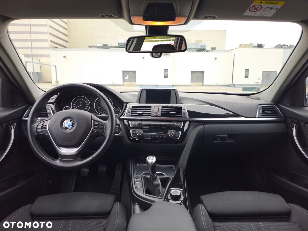 BMW Seria 3 318d Advantage - 11