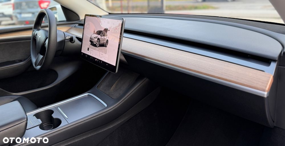 Tesla Model Y RWD - 26