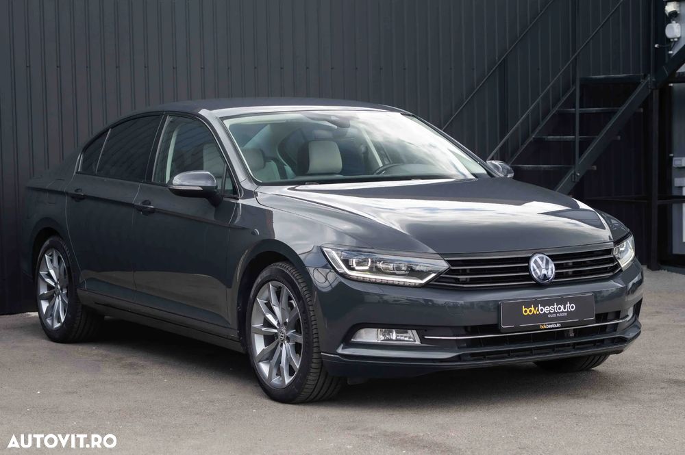 Volkswagen Passat 2.0 TDI DSG Highline - 38