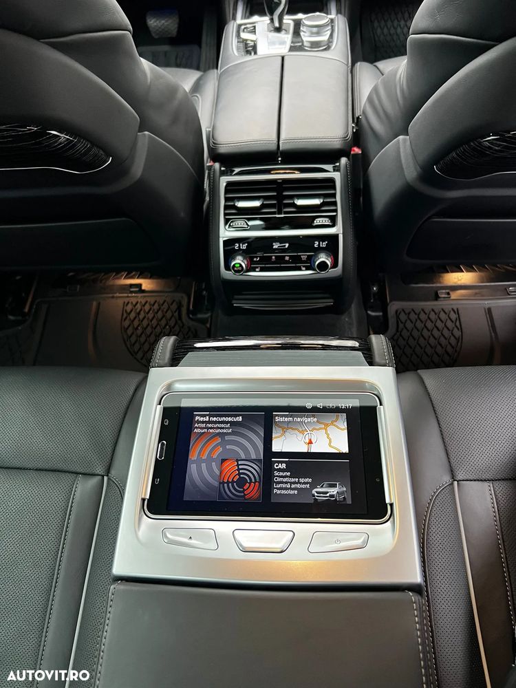 BMW Seria 7 730d xDrive MHEV - 13