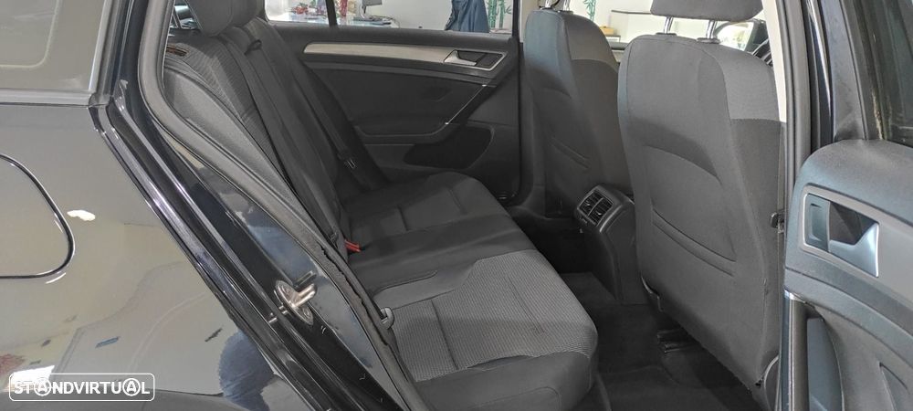 VW Golf Variant 1.6 TDi Sportline - 21