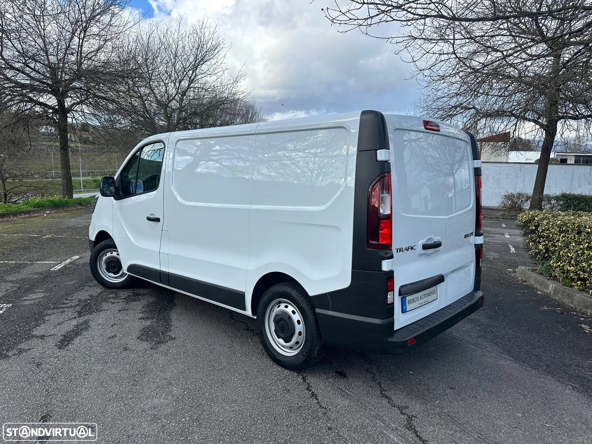 Renault Trafic L1H1 2.0Dci 120cv - IVA Dedutível - 4