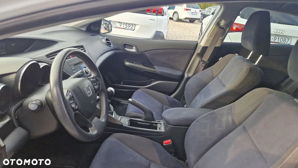 Honda Civic 1.8 i-VTEC Comfort Black Edition - 12