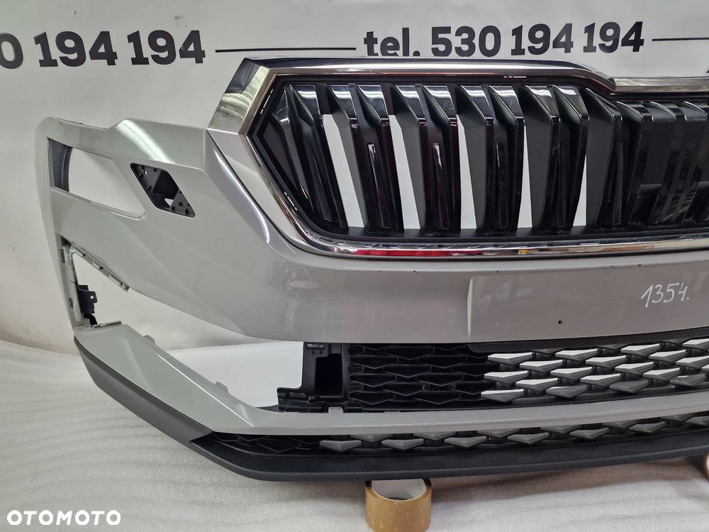 SKODA KAROQ 57A LIFT 21- ZDERZAK PRZEDNI PRZÓD NA SPRYSKI + KRATKI + SPOJLER / DOKŁADKA POD ZDERZAK , NR AUKCJI NZ1354 - 7
