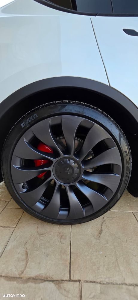 TESLA Model Y 2023 — imagine 7