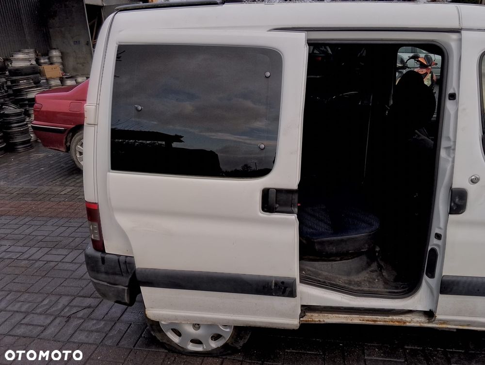 Peugeot Partner I FL (02-10r.) 1.6 HDI 74KM. Silnik DV6BTED4 Skrzynia 20DP37 lakier EWP/EWPA/EWPB/249. Cały na części. GWARANCJA !!!  Przód Tył Zestaw Komplet Drzwi Klapa Zderzak Błotnik Maska Grill Atrapa Szyba Pas Lampa Lusterko Boczki Fotel Kanapa Kokpit Deska Rozdzielcza Przełącznik Włącznik Sterownik Przewody Wiązka Instalacja Moduł Komputer Czujnik Listwa Pompa Alternator Wtryski Głowica Rozrusznik Kompresor Sprzęgło Dwumas Silnik Skrzynia ABS Klimatyzacji Paliwa Wspomagania Kolektor Turbina Przepustnica Zawór Chłodnica Koło Hak Belka Sanki Zawieszenie Mcpherson Półoś Amortyzator Wydech Tłumik Zacisk Most - 10