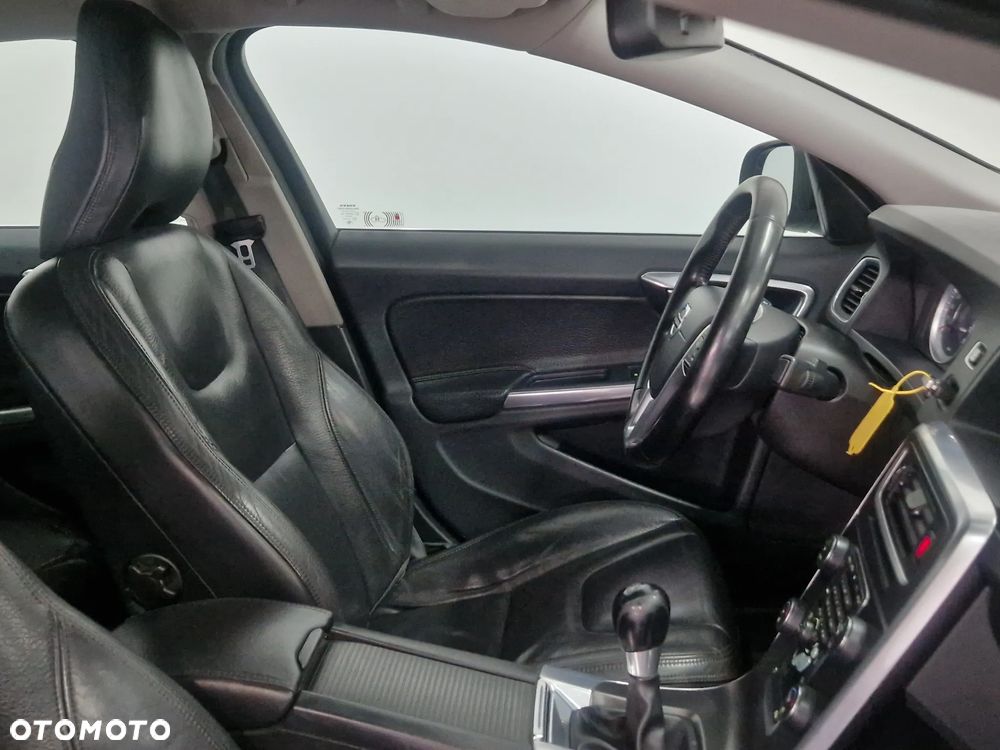 Volvo S60 D5 Summum - 18