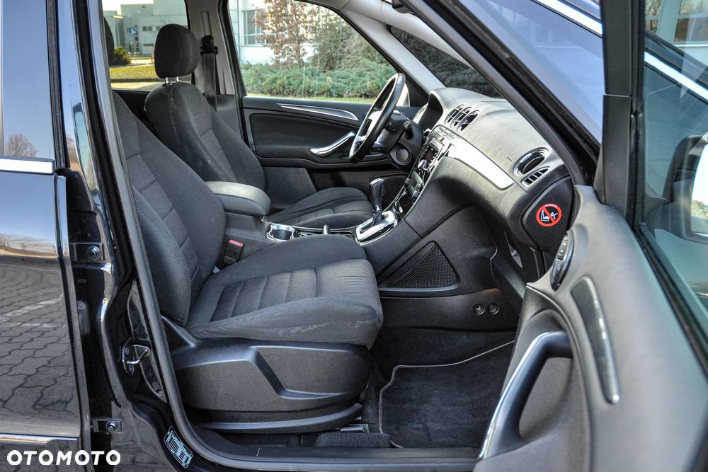 Ford S-Max - 11