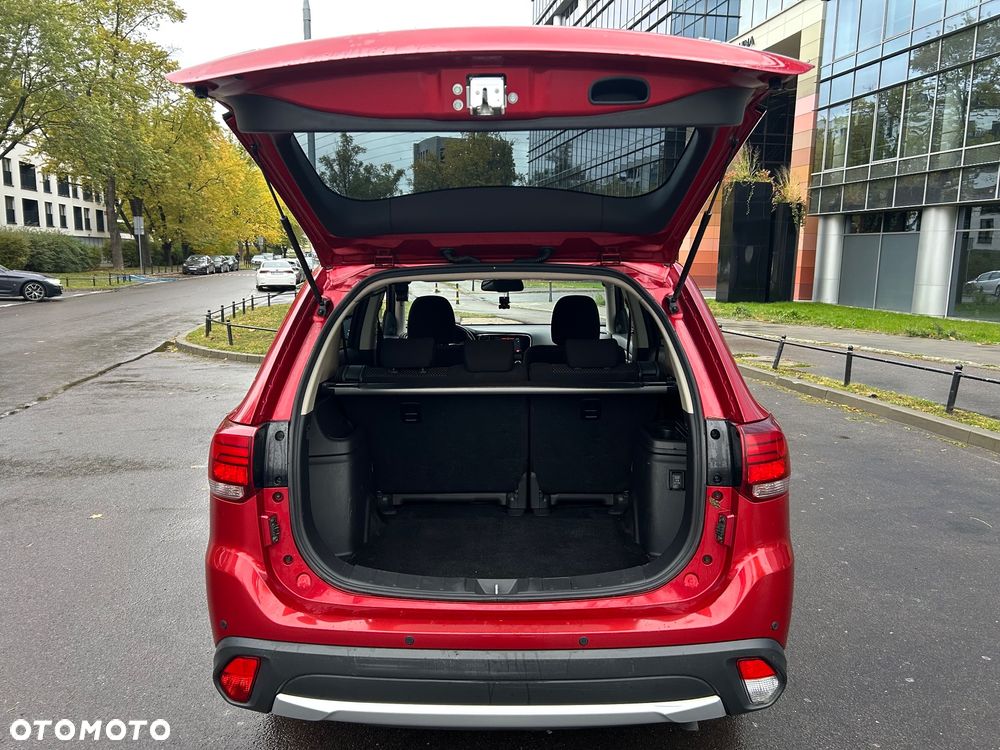 Mitsubishi Outlander - 12