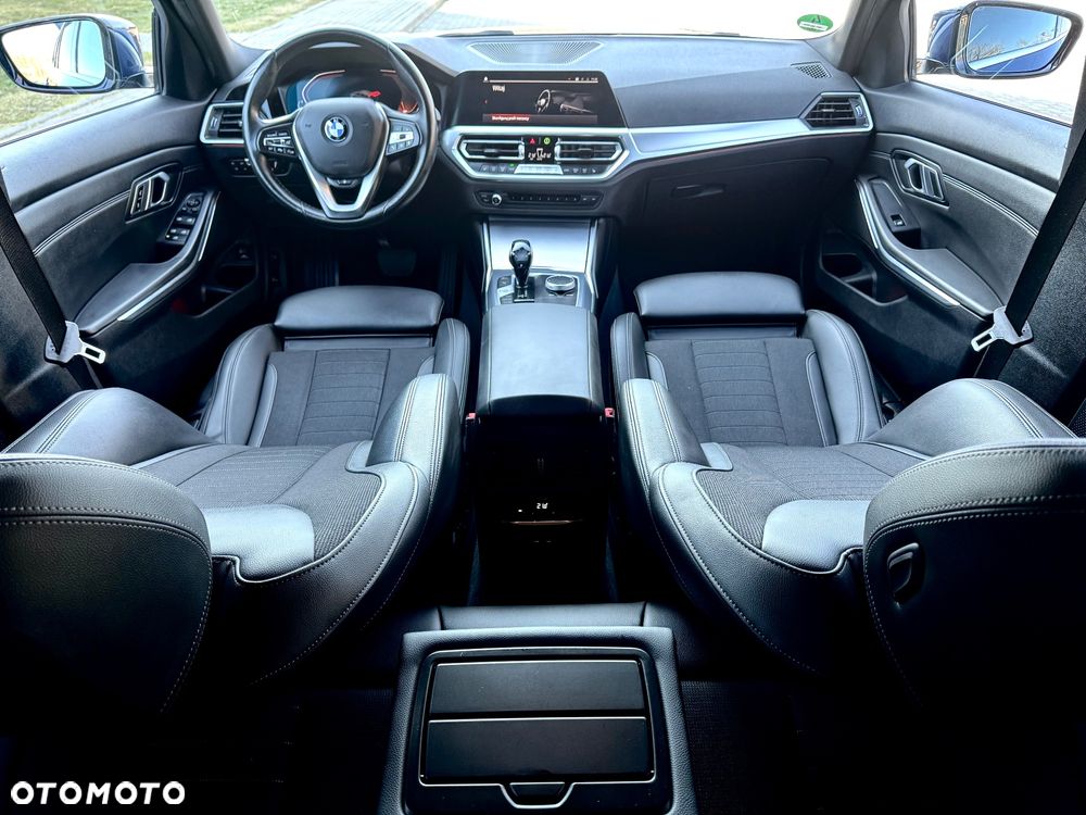 BMW Seria 3 330d xDrive MHEV Luxury Line - 26