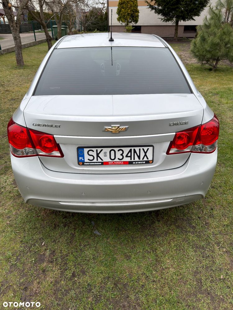 Chevrolet Cruze 1.8 Base - 4