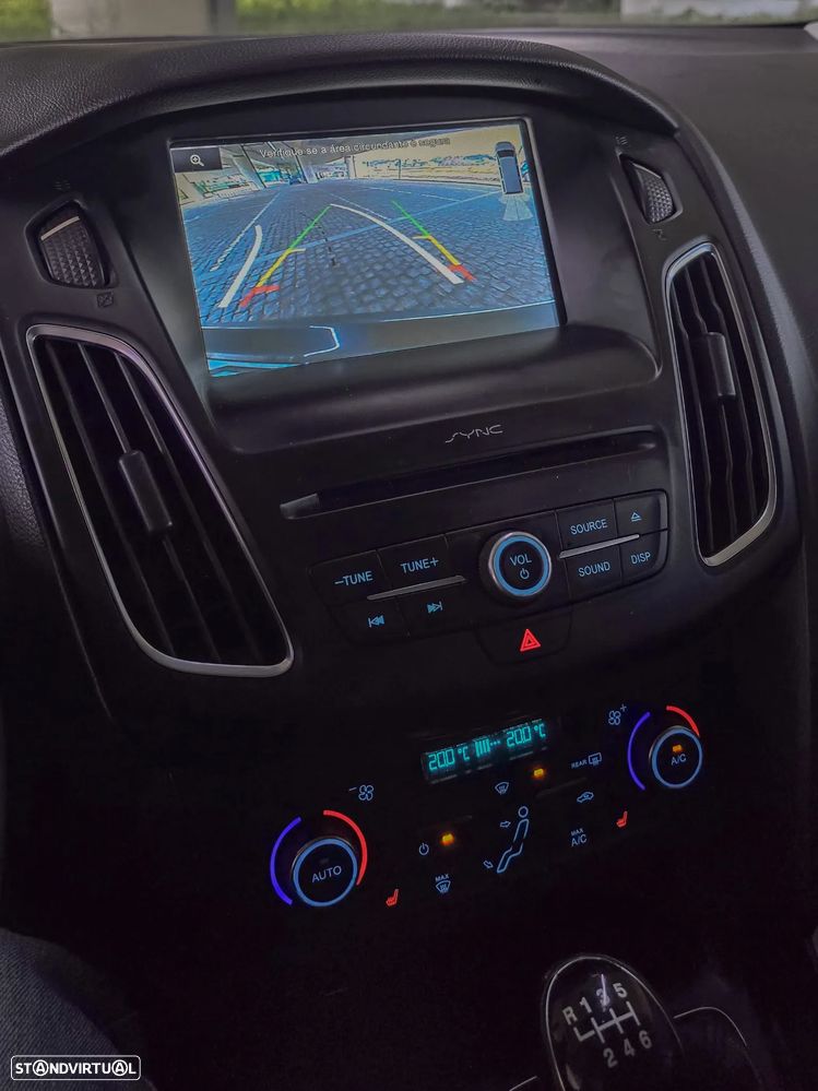 Ford Focus SW 1.0 EcoBoost S&S TITANIUM - 24