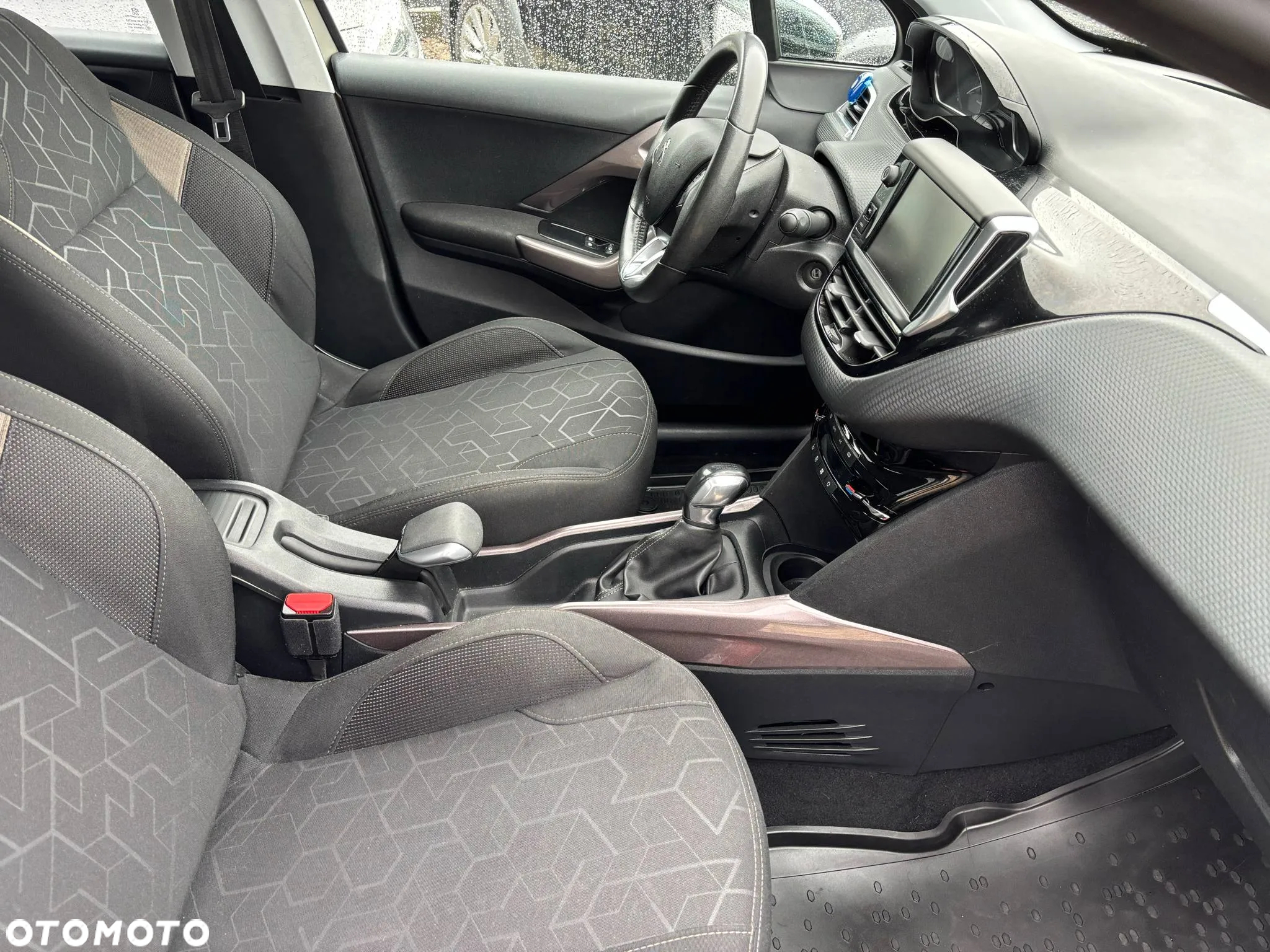 Peugeot 2008 1.6 BlueHDi Style - 21