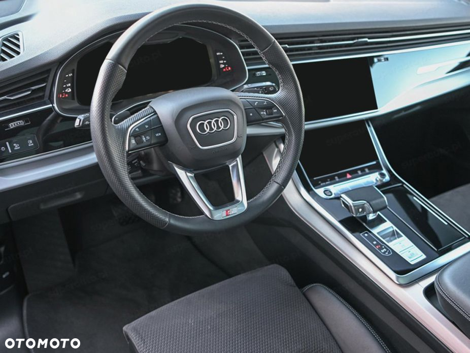 Audi Q8 - 6