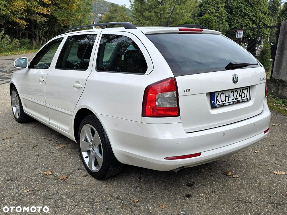 Skoda Octavia Combi 2.0 TDI Elegance - 5
