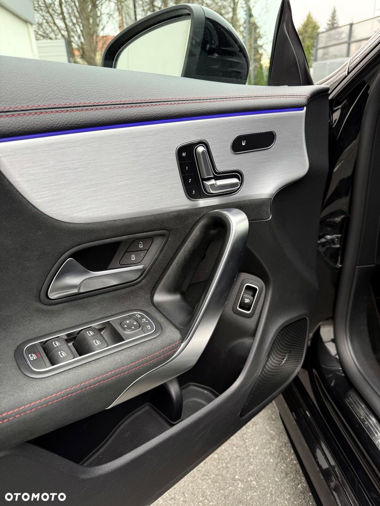 Mercedes-Benz CLA 220 AMG Line 7G-DCT - 19