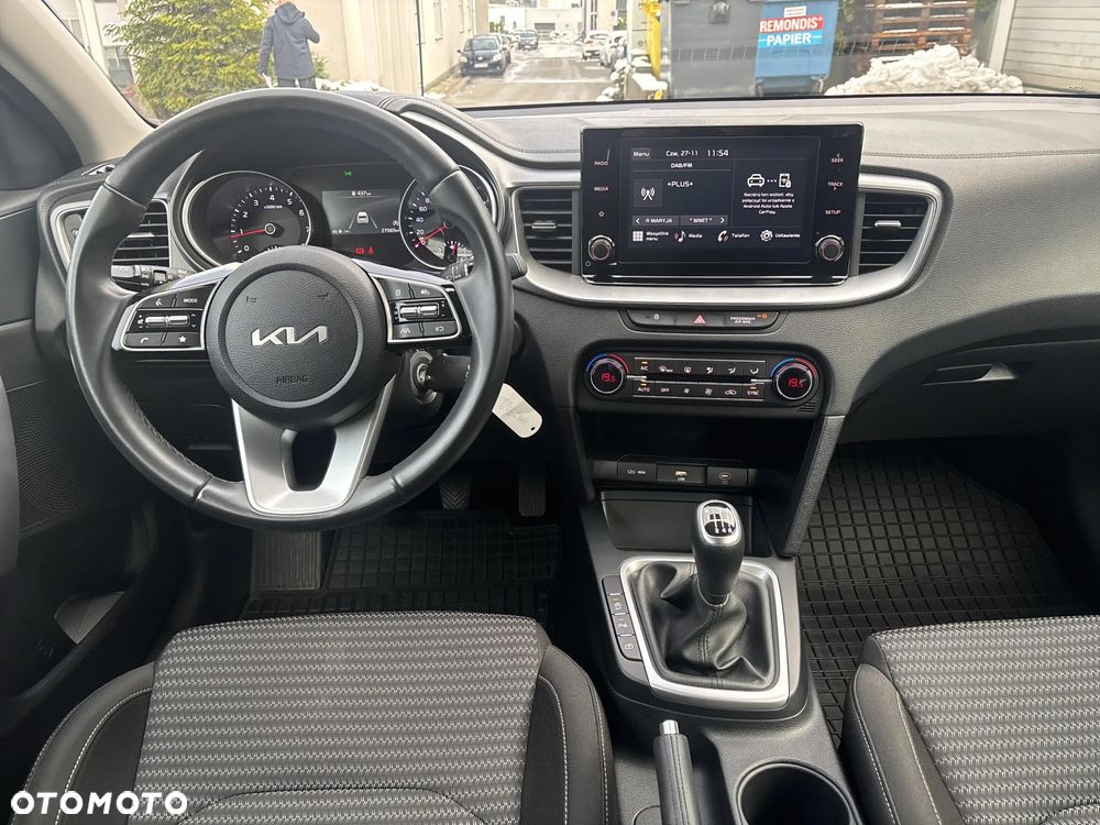Kia Ceed 1.5 T-GDI M - 13
