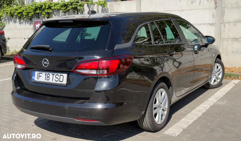 Opel Astra 2022 photo 4