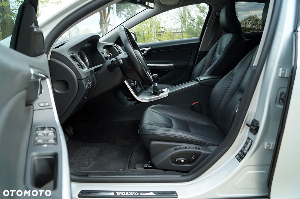 Volvo S60 D5 Summum - 18