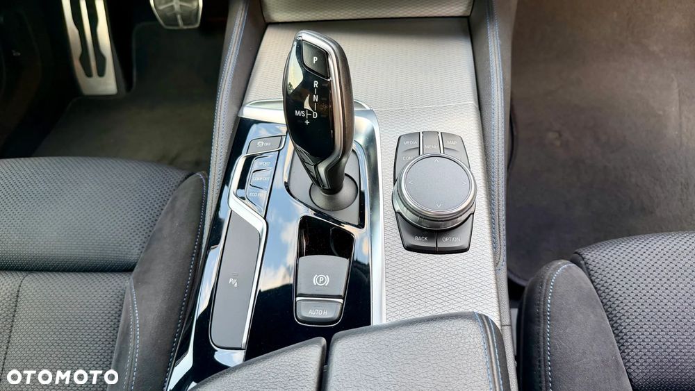 BMW Seria 5 520d xDrive M Sport sport - 24